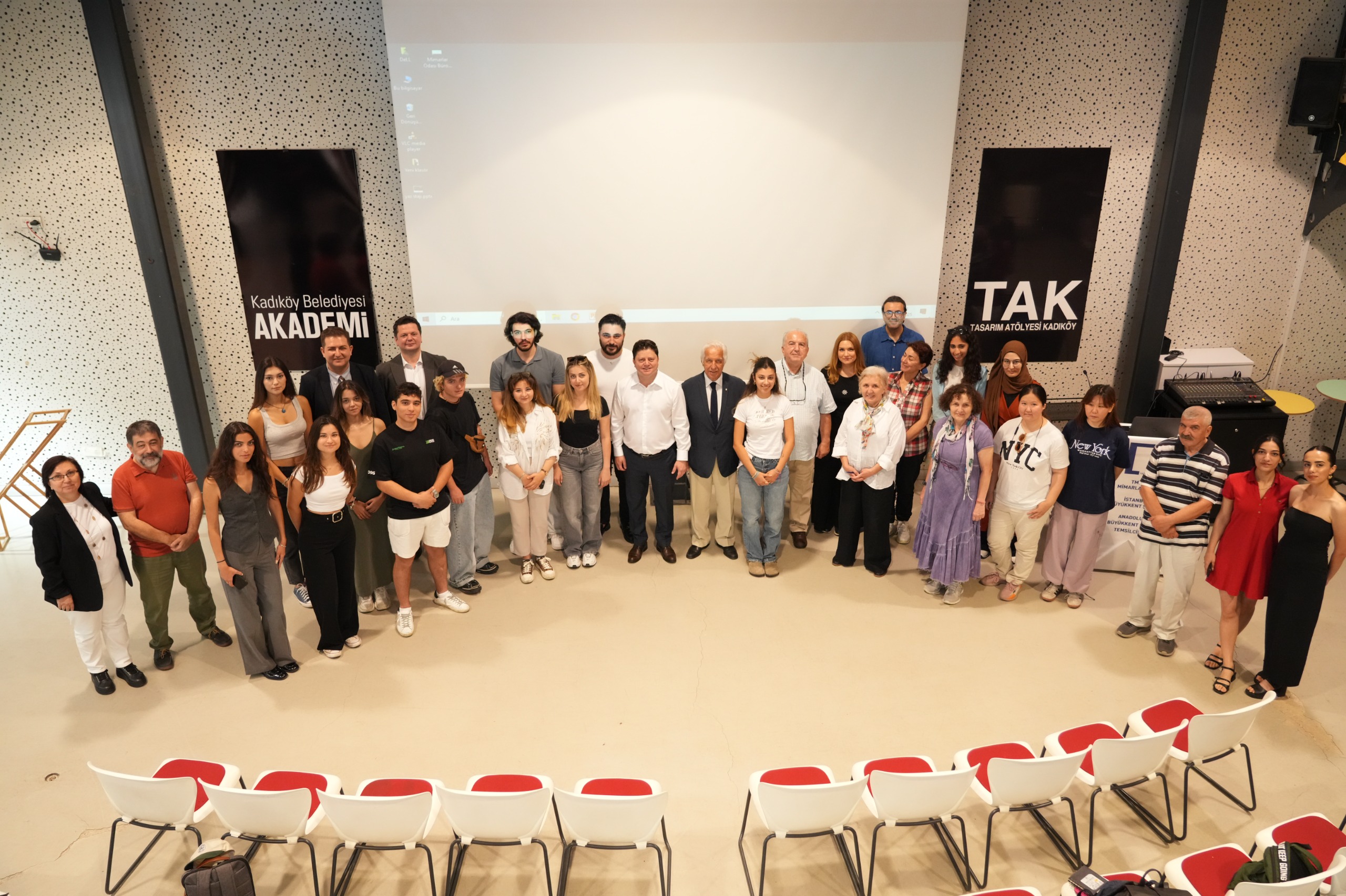 Genç mimarlar Kadıköy’de 